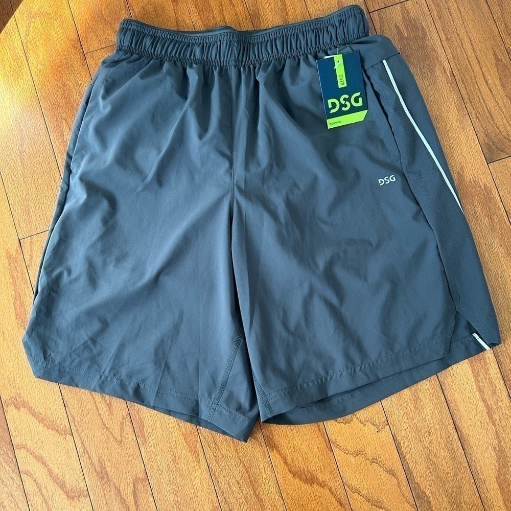 DSG men’s 9” stride run shorts